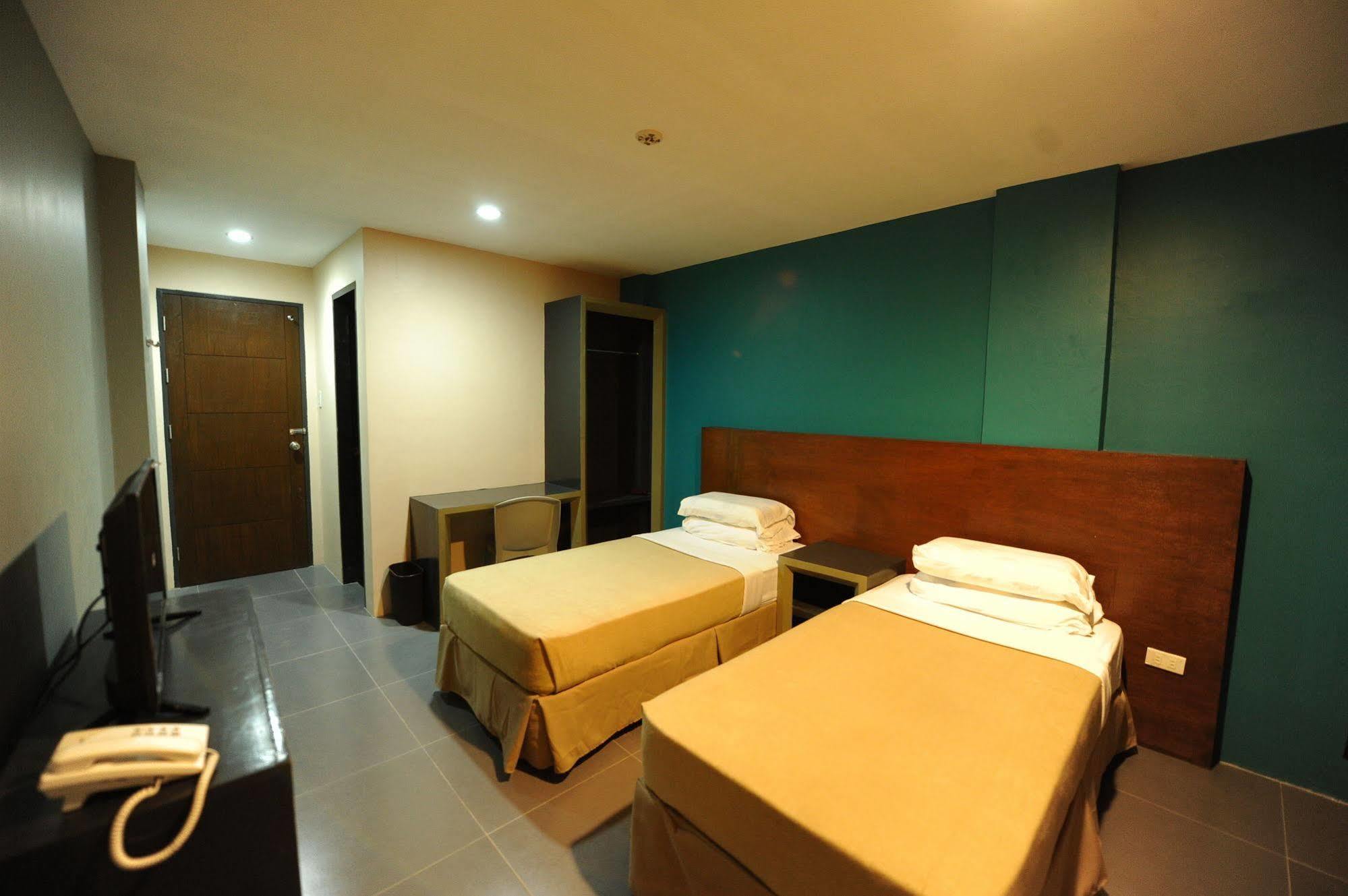 Urban Living Zen Hotel Davao City Dış mekan fotoğraf