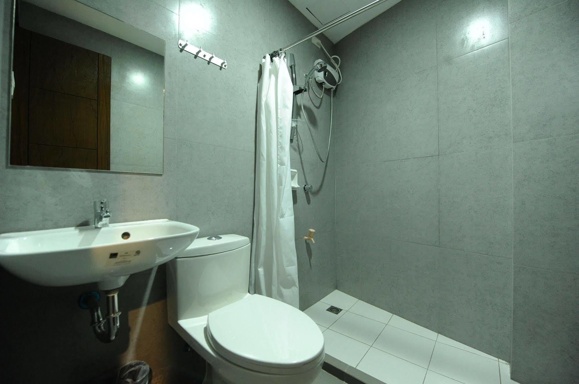 Urban Living Zen Hotel Davao City Dış mekan fotoğraf