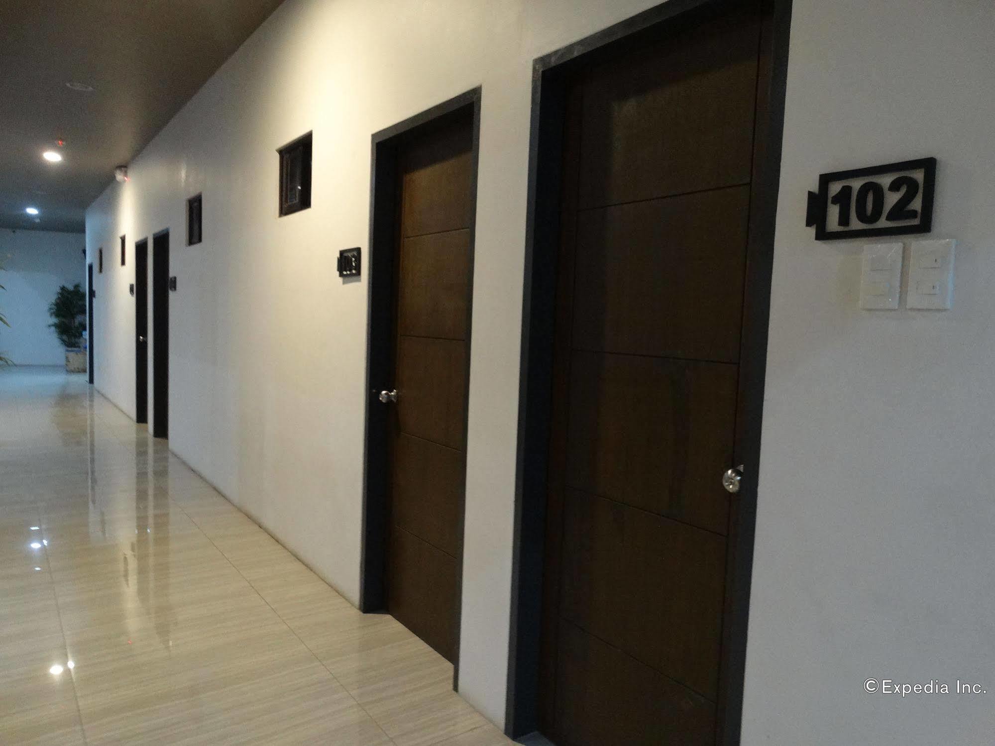 Urban Living Zen Hotel Davao City Dış mekan fotoğraf