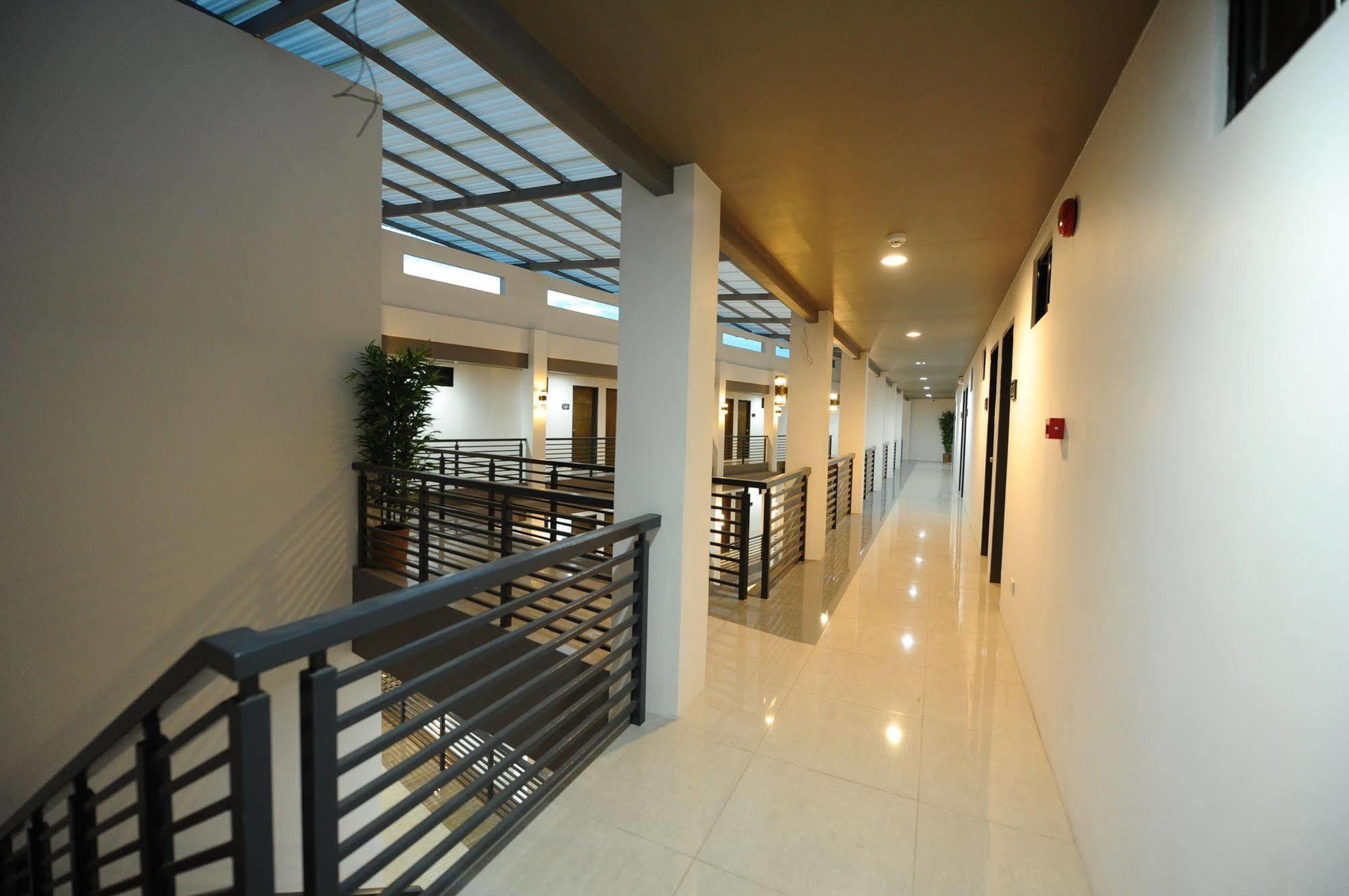 Urban Living Zen Hotel Davao City Dış mekan fotoğraf